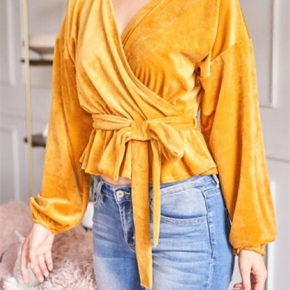 Contemporary velour bishop sleeve belted MUSTARD T - Picture 7 of 7